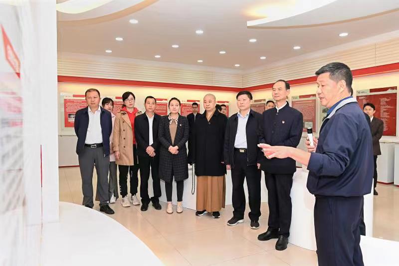 福建省人大常委會(huì)黨組書記、副主任雷春美和全國人大代表到順昌虹潤等地調(diào)研